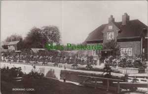 Berkshire Postcard - Sonning Lock, Sonning, Nr Reading RS31326