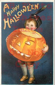 258491-Halloween, IAP No 978-4, Ellen Clapsaddle, Boy Holding Large JOL