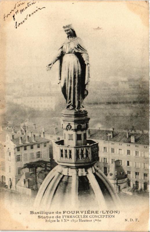 CPA LYON Basilique de FOURVIERE. Statue de l'Immaculée Conception (443215)