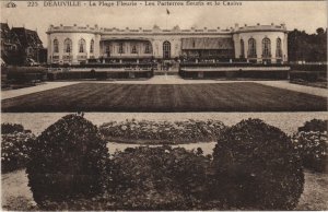 CPA DEAUVILLE Les Parterres Fleuris et le Casino (1250027)