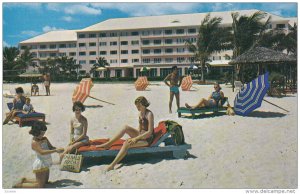 Beach , Emerald Beach Hotel , NASSAU , The Bahamas , 50-60s