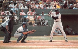 DAVID WINFIELD NEW YORK YANKEES BASEBALL BLACK AMERICANA POSTCARD (1980s)