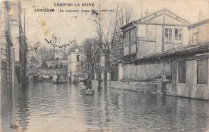 B38806 Crue de la Seine Asnierbes Le Tramway Passe dans cette rueused   france