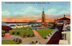 Postcard MONUMENT SCENE Daytona Beach Florida FL AR5922
