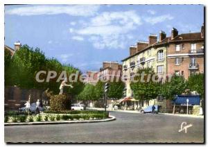 Modern Postcard Suresnes Square and Statue Jean Jaures