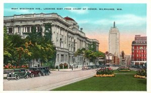 Vintage Postcard 1920s West Wisconsin Ave. East from Court of Honor Milwaukee WI