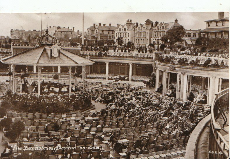 Essex Postcard - The Bandstand - Clacton-On-Sea - Real Photograph - Ref 17800A