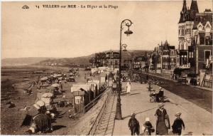 CPA VILLERS-sur-MER - La Digue et la Plage (276479)