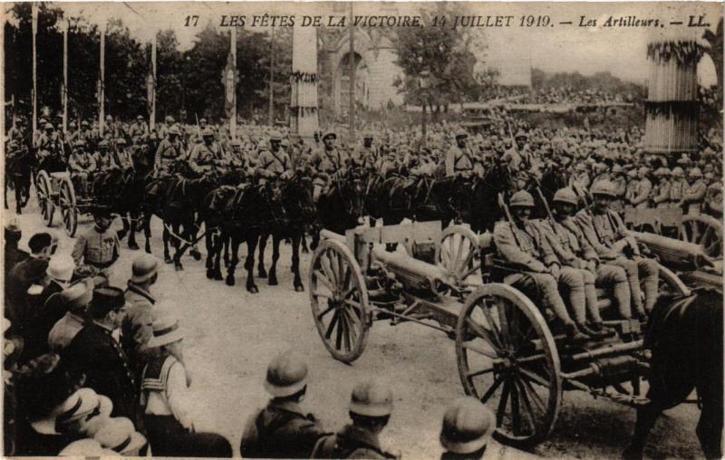 CPA PARIS Les Fetes de la Victoire 1919 Les Artilleurs (218839)