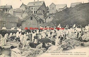 Madagascar, Tananarive, Le Marche au Rafia, Market Vendors, Couadou No 73