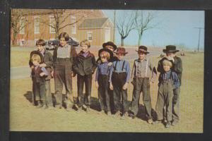 Amish,Pennsylvania Dutch Country Postcard 