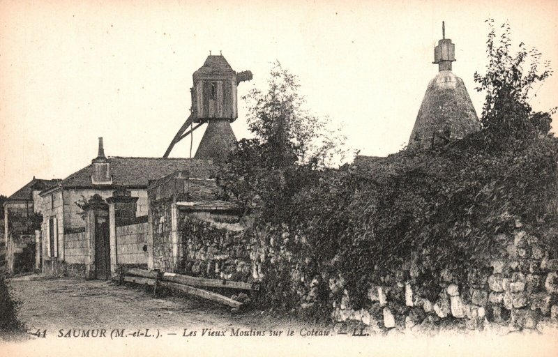 Vintage Postcard Saumur Les Vieux Moulins Sur Le Coteau France