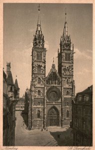 Vintage Postcard View of Saint Lorenzkirche St. Lawrence Church Nurmberg Germany
