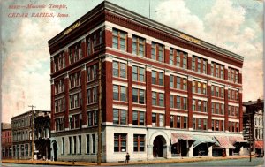 Postcard Masonic Temple in Cedar Rapids, Iowa