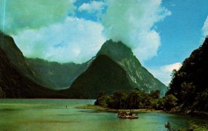 New Zealand Milford Sound South Island Postcard 09.91