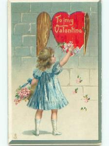 Pre-Linen valentine CUTE GIRL DECORATES HEART WITH FLOWERS FROM BASKET k9632