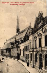 CPA BEAUNE - Hotel-Dieu - Facade exterieure et caisse d'Epargne (587135)