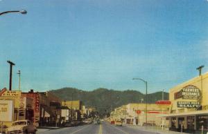 Grants Pass Oregon Business District Street View Vintage Postcard K58634