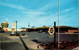 Vtg Charleston South Carolina Holiday Inn Hotel Motel Henrys Restaurant Postcard