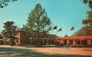 Vintage Postcard Williamsburg Lodge From Historic Area Williamsburg Virginia VA