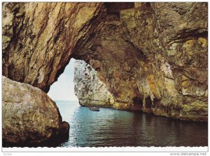 Blue Grotto, Boat Passing Through, ZURRIEQ, Malta, 50-70´s