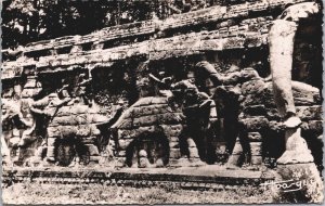 Cambodia Siem Reap Angkor Vat Terrasse des Elephants Vintage RPPC 09.02