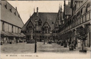 CPA BEAUNE - Cour d'Honneur (115978)