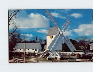 Postcard Robertson's Windmill, Williamsburg, Virgainia