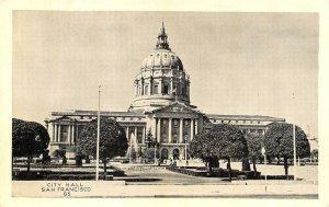 SAN FRANCISCO, CA California  CITY HALL~American Renaissance   c1940's Postcard