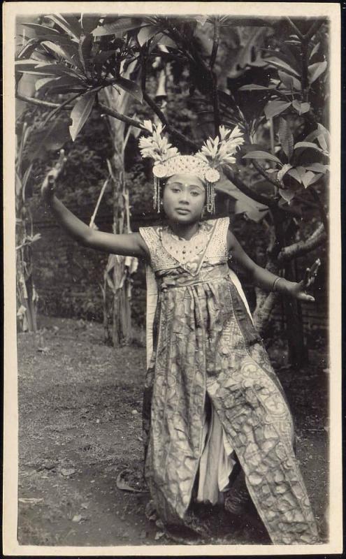 indonesia, BALI, Beautiful Young Girl Legong Dancer (1920s) RPPC