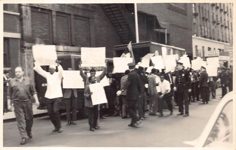 RPPC POLICE PROTEST BIAFRA NIGERIA NEW YORK AGFA REAL PHOTO POSTCARD c.1967-70 *