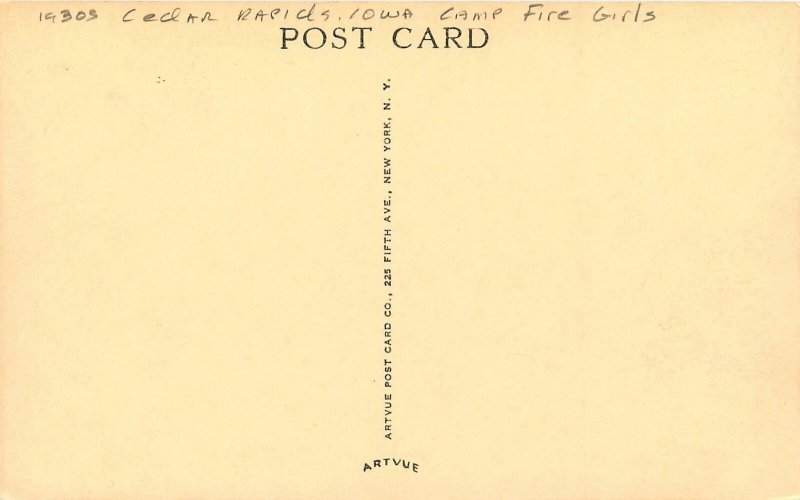 1930s Cedar Rapids Iowa Camp Fire Girls interior Artvue Postcard 25-2642