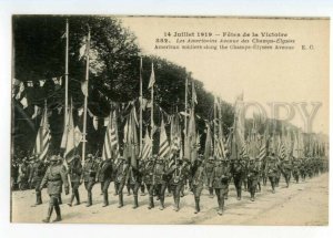 487824 WWI 1919 Victory Day celebration in Paris american soldiers with flags