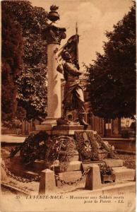 CPA La FERTÉ-MACÉ - Monument aux Soldats morts pour la Patrie (434962)