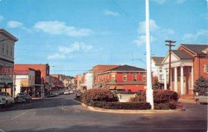 Milford Delaware Walnut Street Scene Historic Bldgs Vintage Postcard K47189