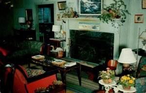 Vermont Middlebury The Dog Team Restaurant Front Lounge Showing Fireplace