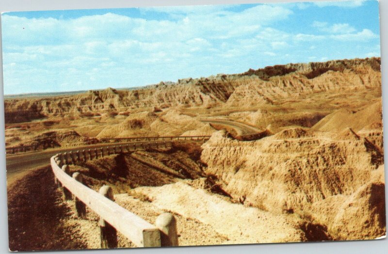 postcard Dillon Pass - Bad Lands National Monument , South Dakota