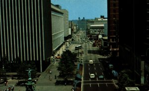 USA Cincinnati Fifth Street Looking East Ohio Chrome Postcard 08.58