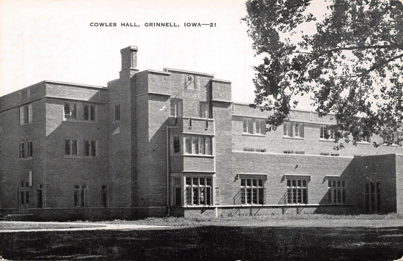 Grinnell Iowa~Grinnell College~Cowles Hall~1940s B&W Postcard 