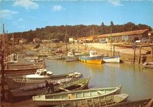 BR30409 Ile D oleron Le port de St trojan ship bateaux France