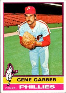 1976 Topps Football Card Gene Barber Philadelphia Phillies sk13542