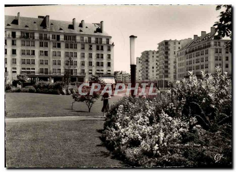 Postcard Moderne Caen The Avennue June 6 from the Square