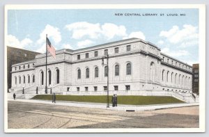 State View~New Central Library St Louis MO~US Flag~Pedestrians~Vintage Postcard