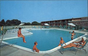 Penns Grove New Jersey NJ Howard Johnson Motel Family Pool c1950s-60s Postcard