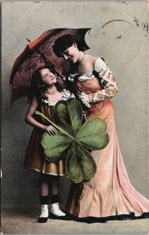 Mother Daughter Big Clover Four Vintage Postcard C206