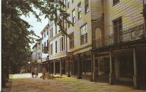 Kent Postcard - The Pantiles - Tunbridge Wells   A8934