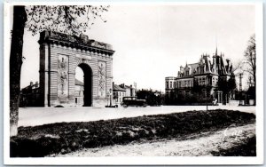 Postcard - The Porte Ste-Croix and the Castle - Châlons-en-Champagne, France