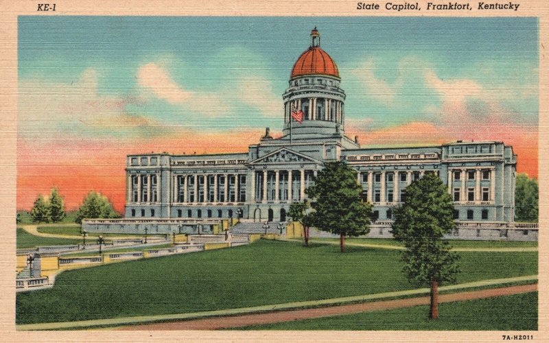 Vintage Postcard 1930's State Capitol Government Building Frankfort Kentucky KY