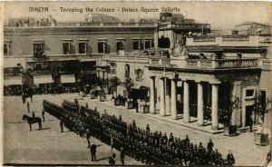 CPA AK MALTA-Trooping the Colours-Palace Square Valletta (320289)