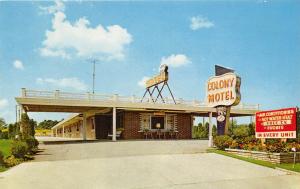 Colony Motel Strongsville Ohio postcard